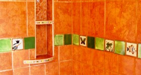 Custom designed shower using porcelin tiles