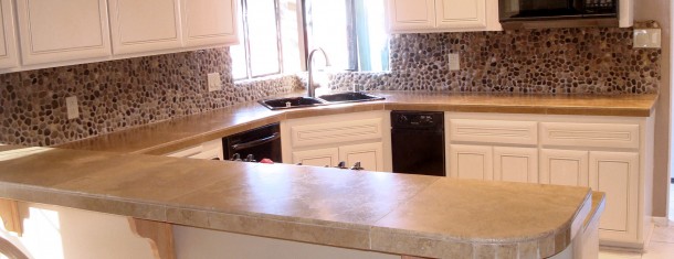 Kitchen with Pebble Stone & Travertine